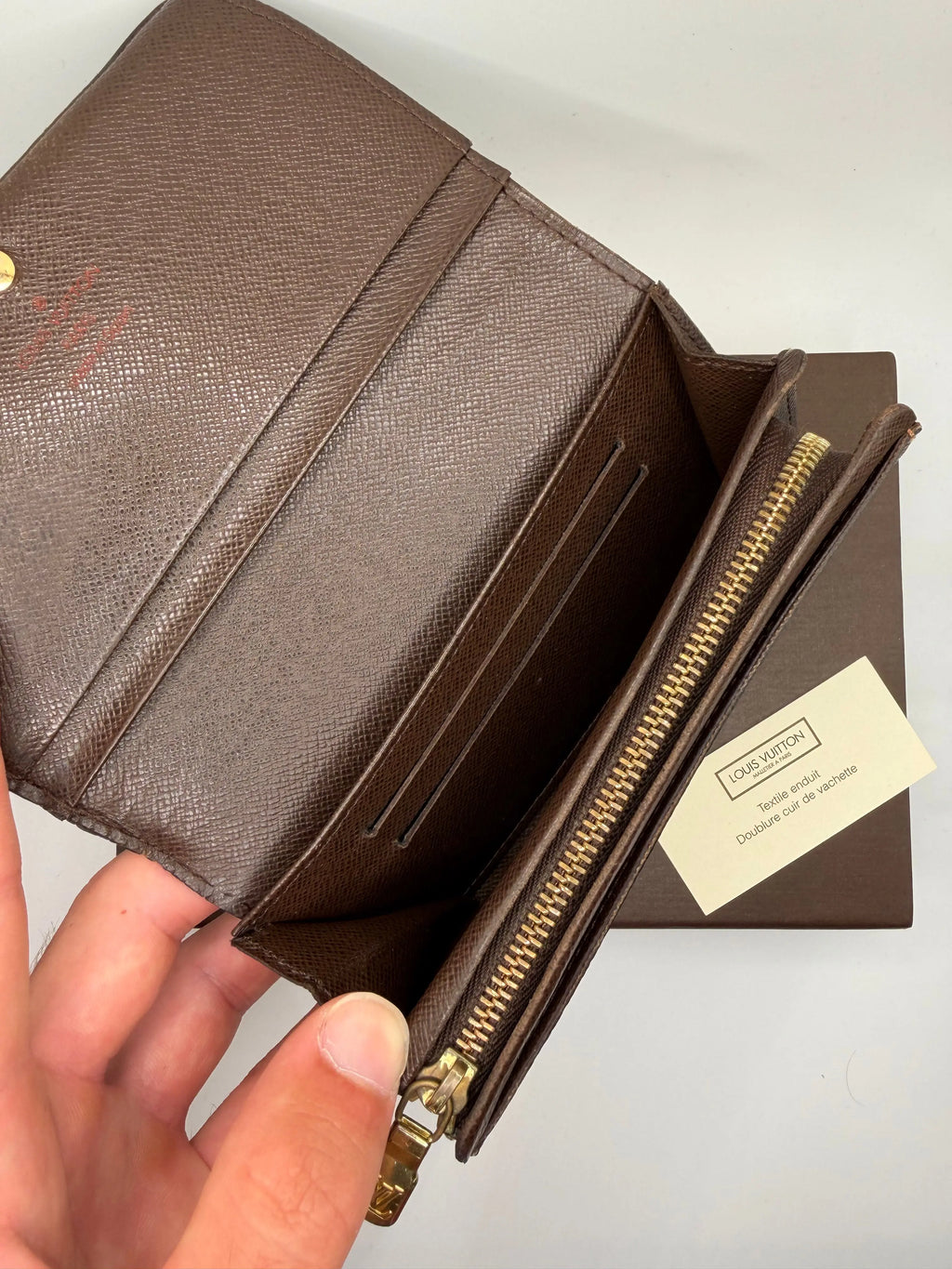 Le Portefeuille Louis Vuitton Trésor - Toile Damier Ébène STYL