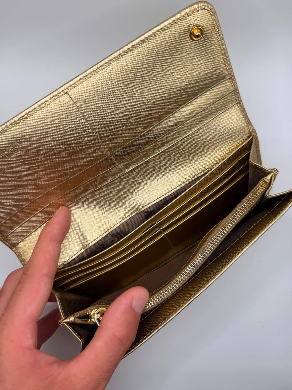 Le Portefeuille Long Prada - Cuir Saffiano Doré STYL
