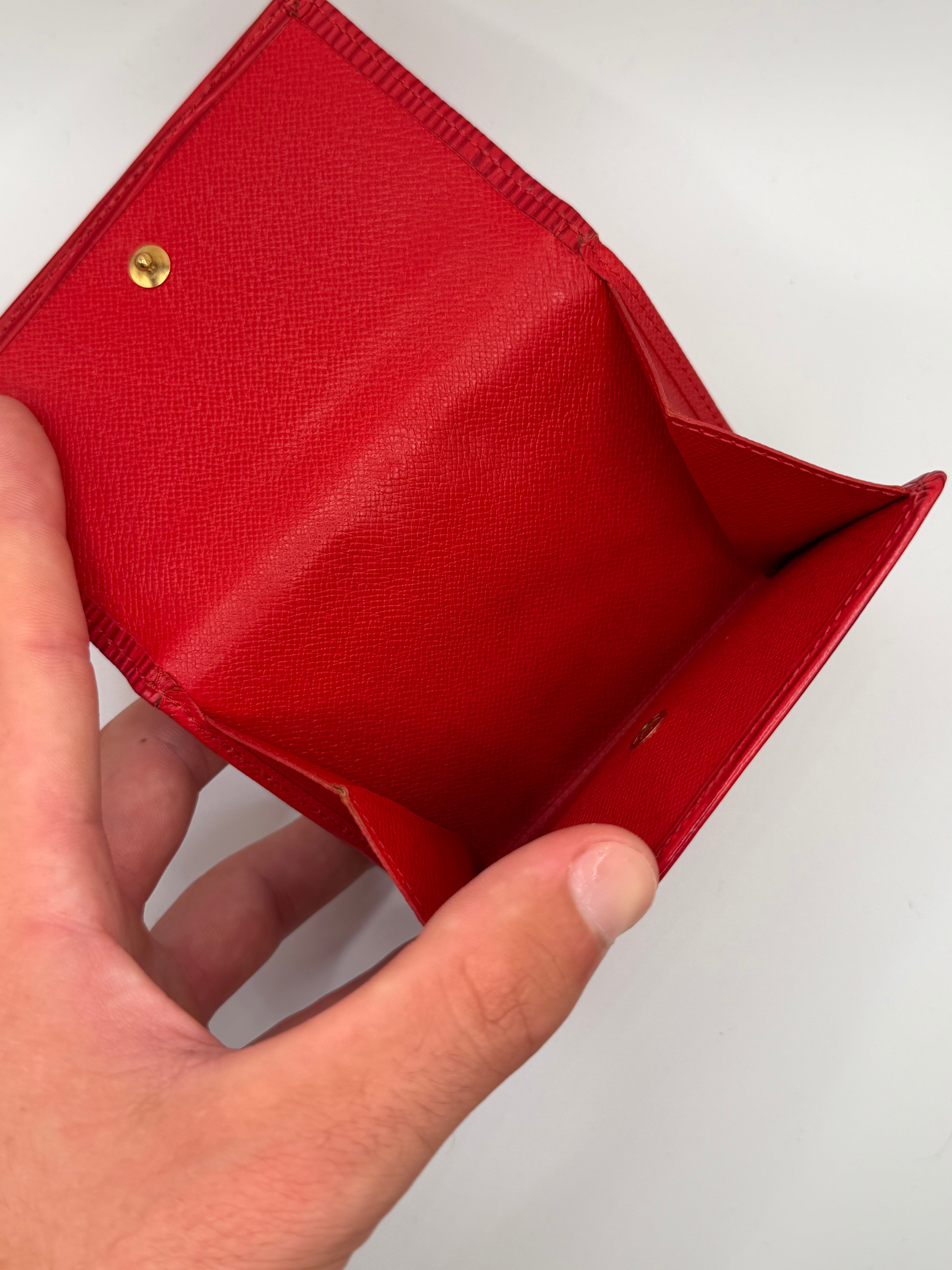 Le Portefeuille Louis Vuitton Élise - Cuir Épi Rouge STYL