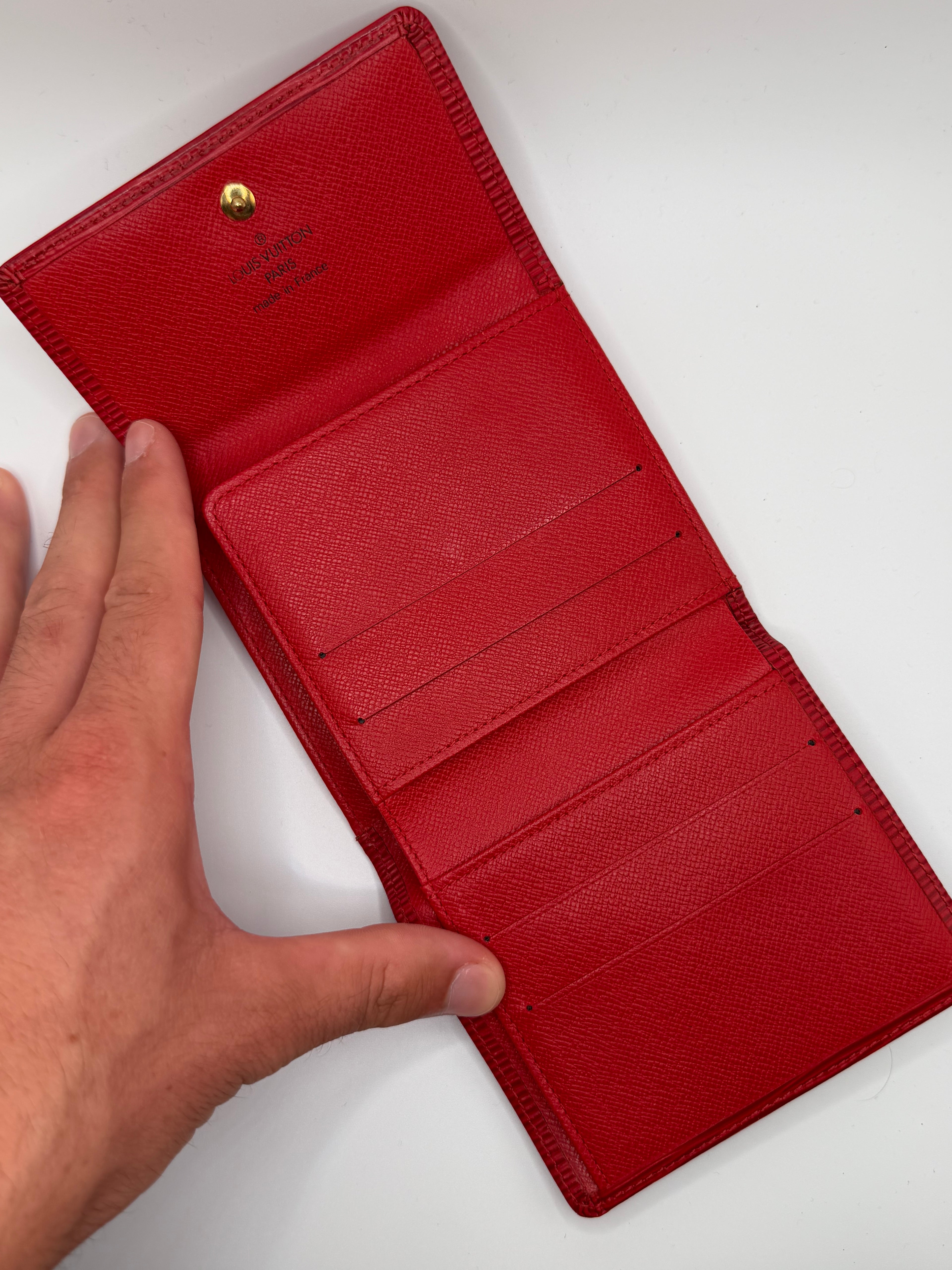 Le Portefeuille Louis Vuitton Élise - Cuir Épi Rouge STYL