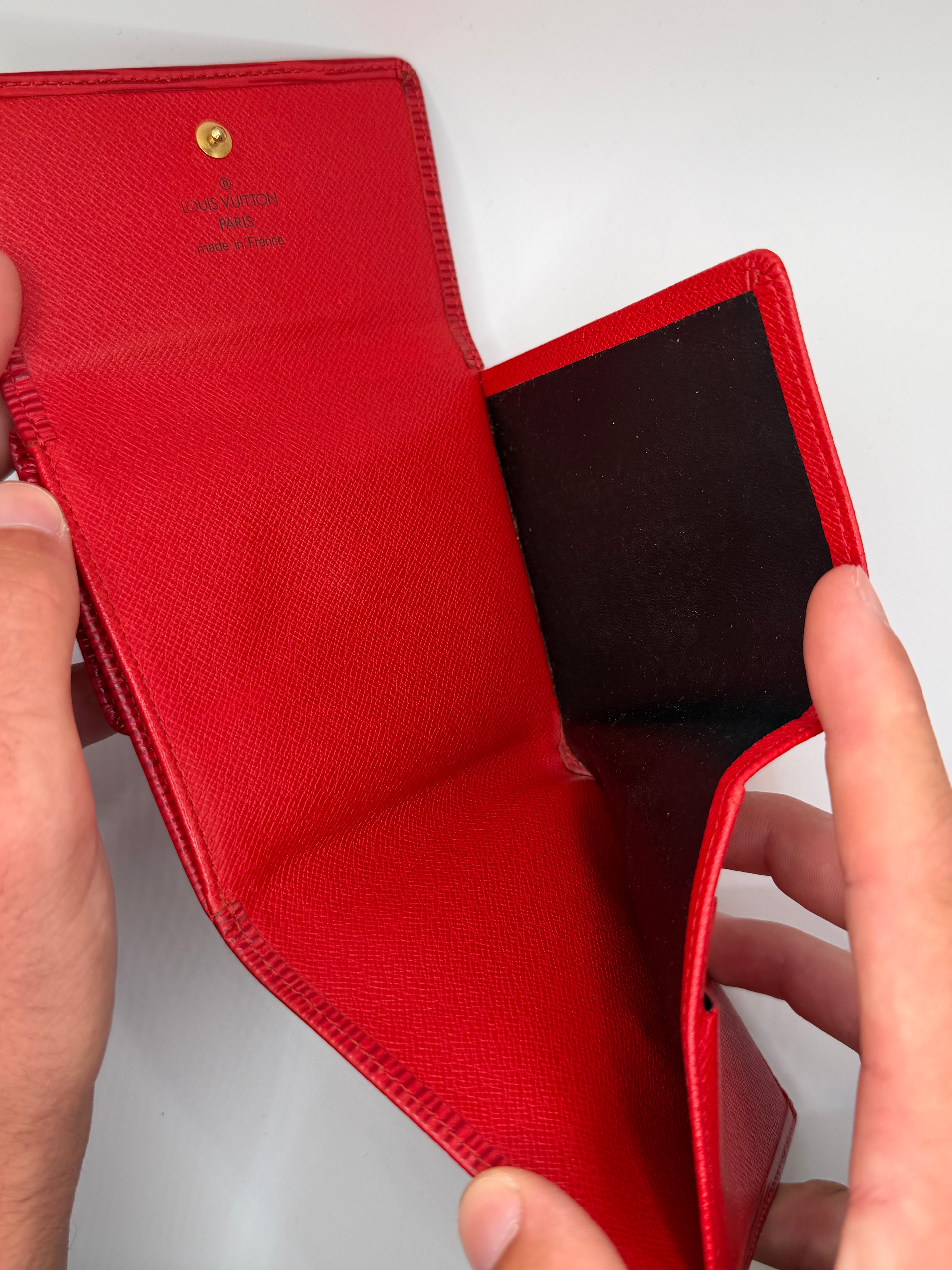 Le Portefeuille Louis Vuitton Élise - Cuir Épi Rouge STYL