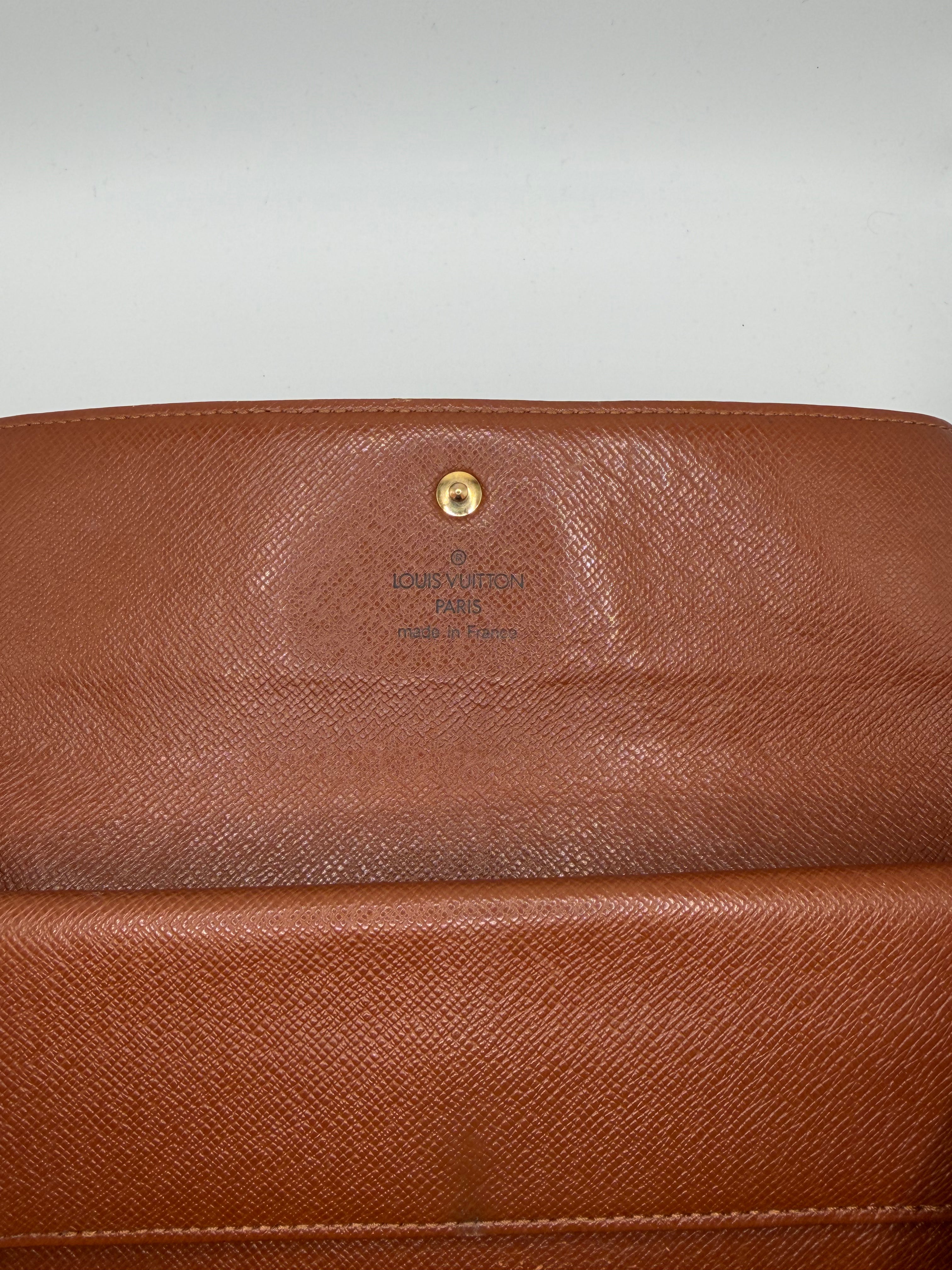 Le Portefeuille Louis Vuitton Sarah - Toile Monogram STYL