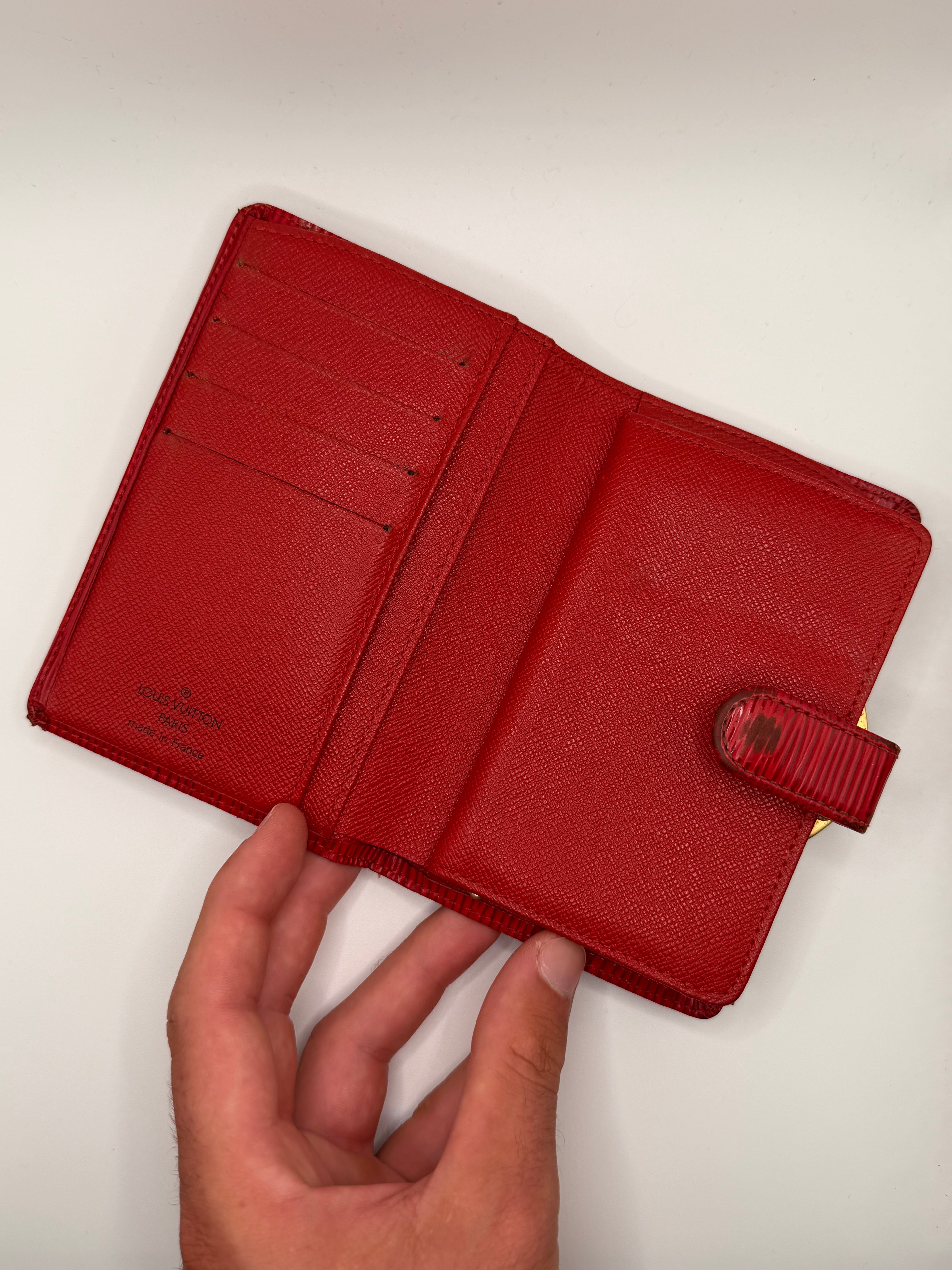 Le Portefeuille Louis Vuitton Viennois - Cuir Épi Rouge STYL
