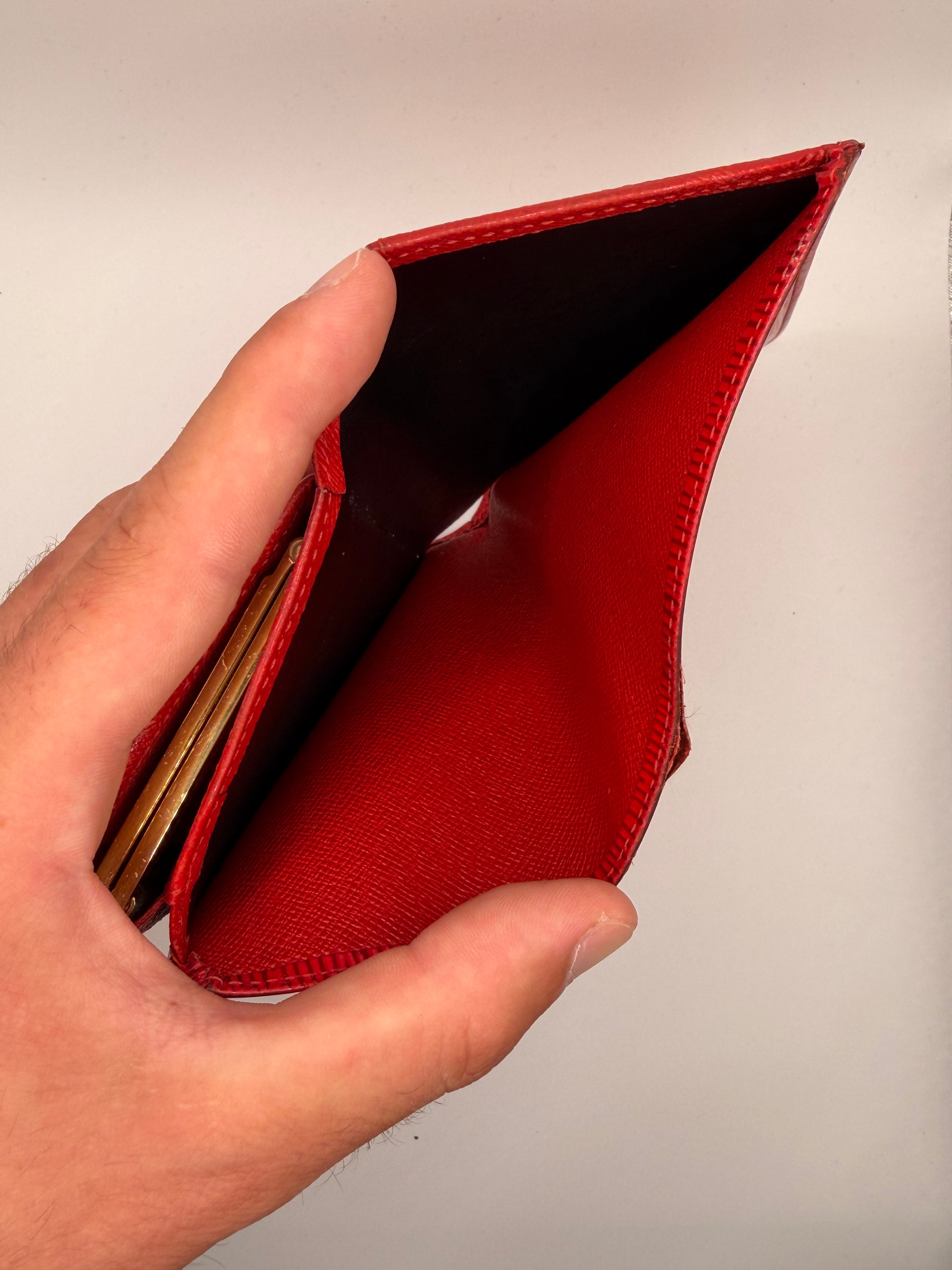 Le Portefeuille Louis Vuitton Viennois - Cuir Épi Rouge STYL