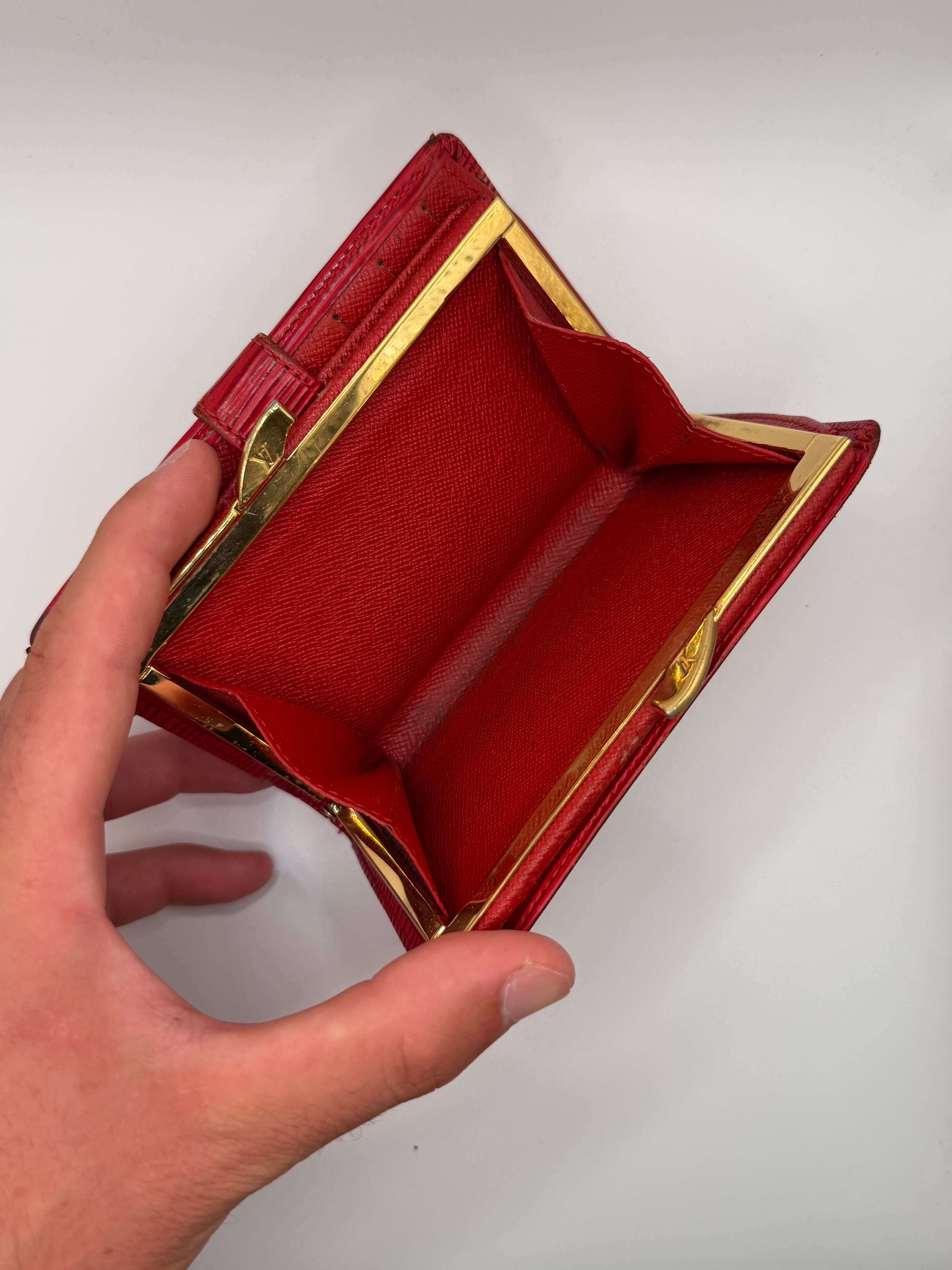 Le Portefeuille Louis Vuitton Viennois - Cuir Épi Rouge STYL