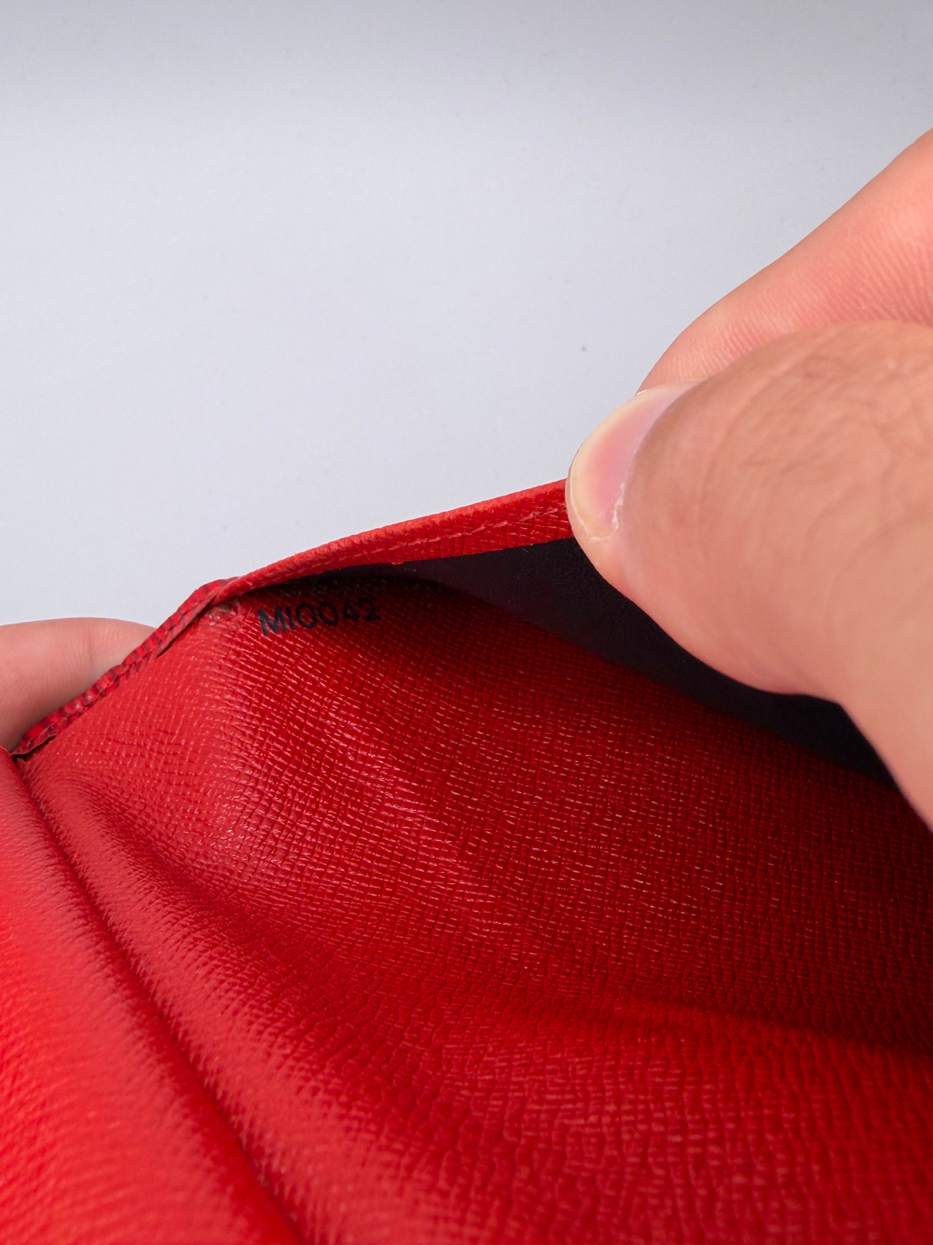 Le Portefeuille Louis Vuitton Viennois - Cuir Épi Rouge STYL