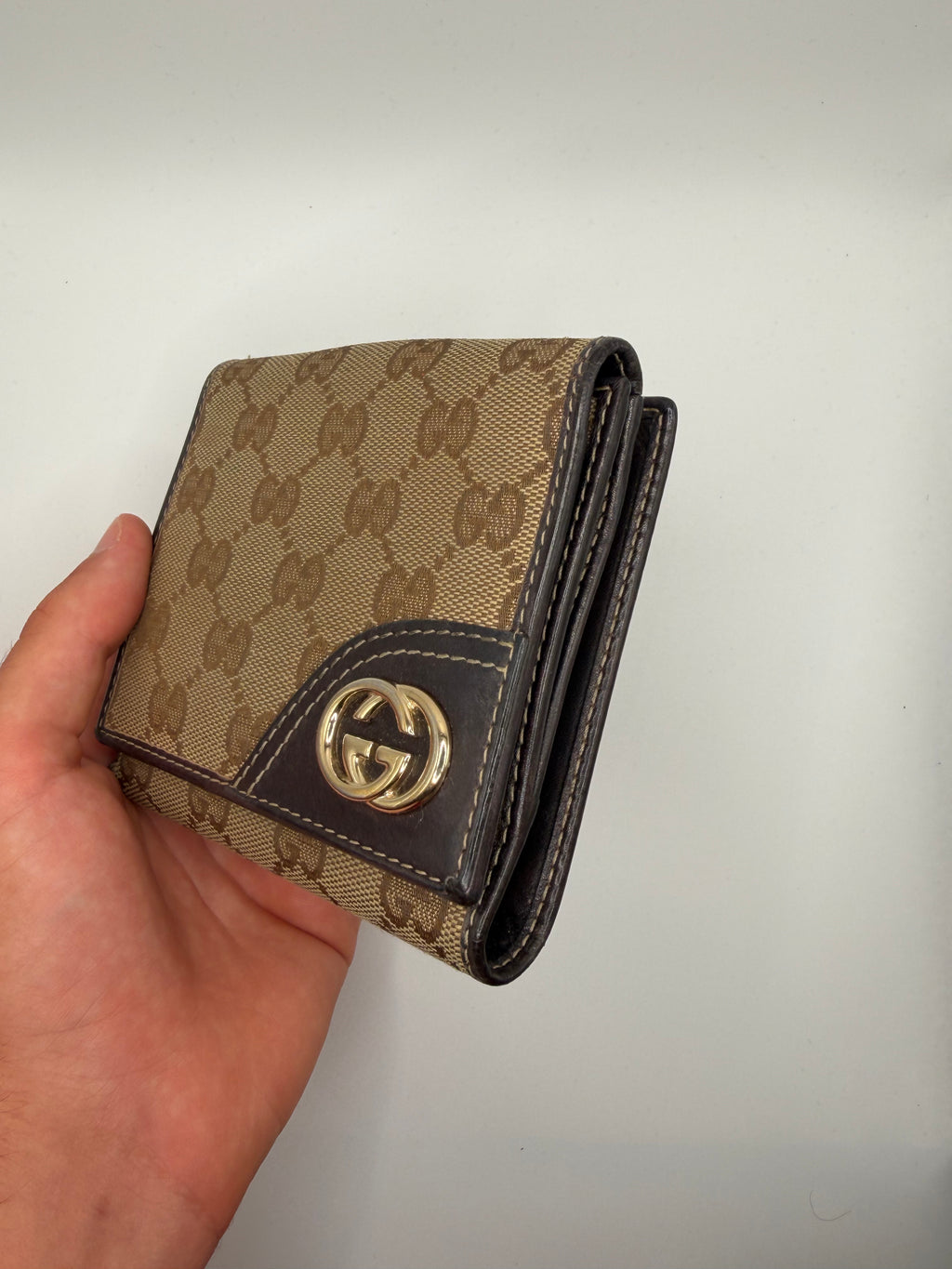 Le Portefeuille Gucci Britt Compact - Toile GG Beige