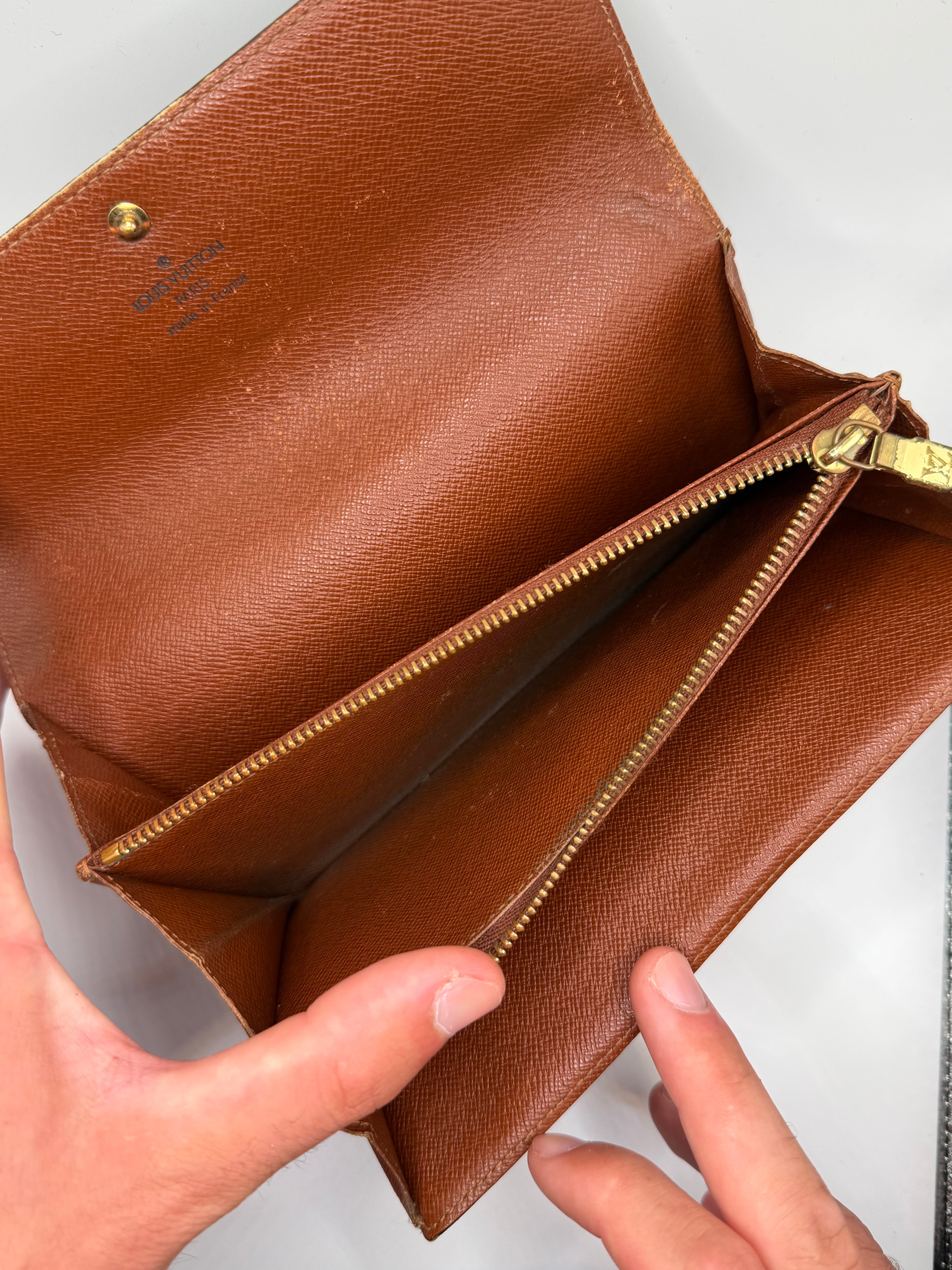 Le Portefeuille Louis Vuitton Sarah - Toile Monogram STYL