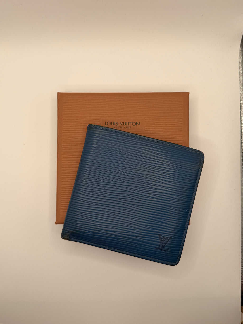 Le Portefeuille Louis Vuitton Marco - Cuir Épi Bleu STYL