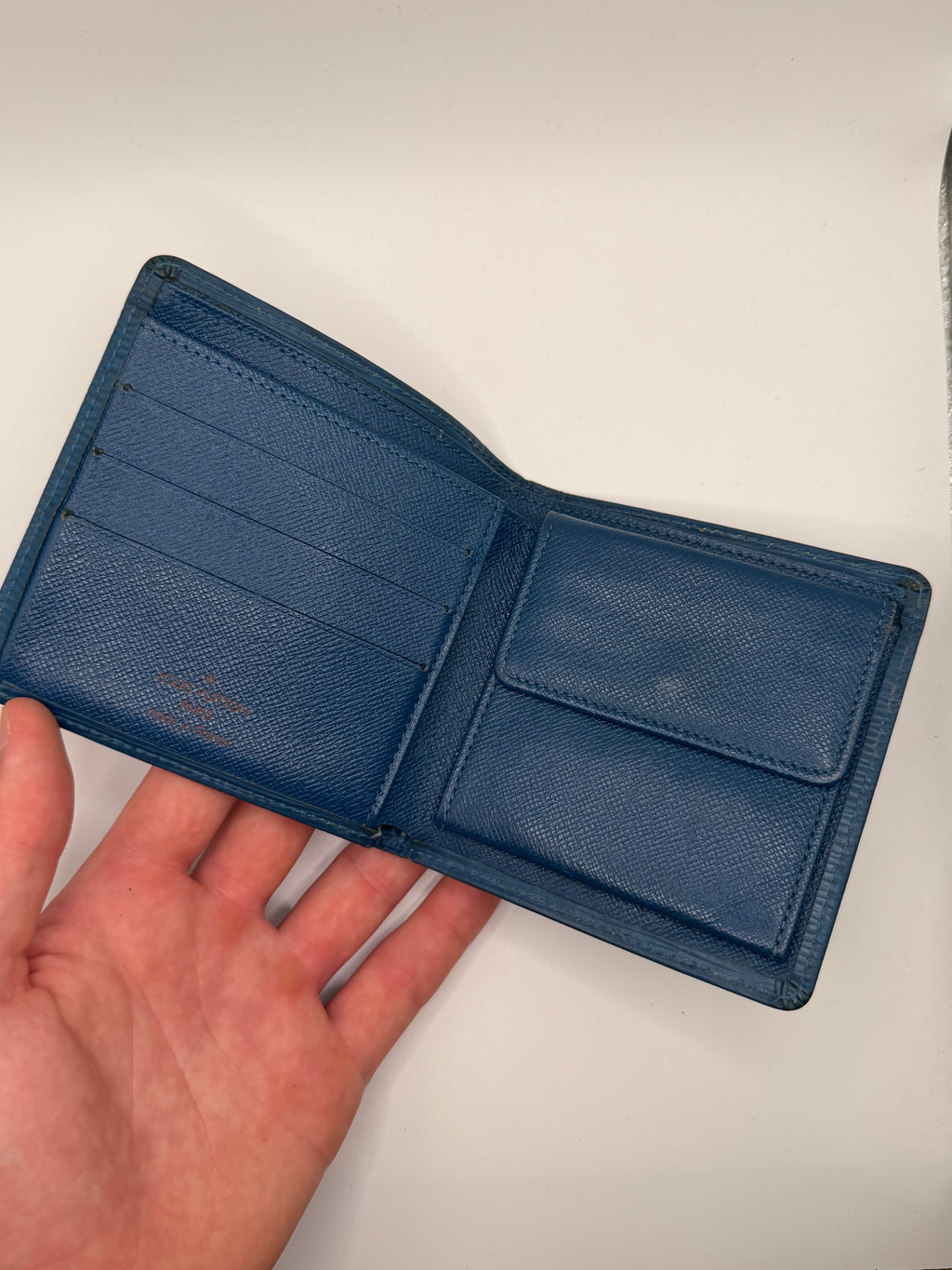Le Portefeuille Louis Vuitton Marco - Cuir Épi Bleu STYL