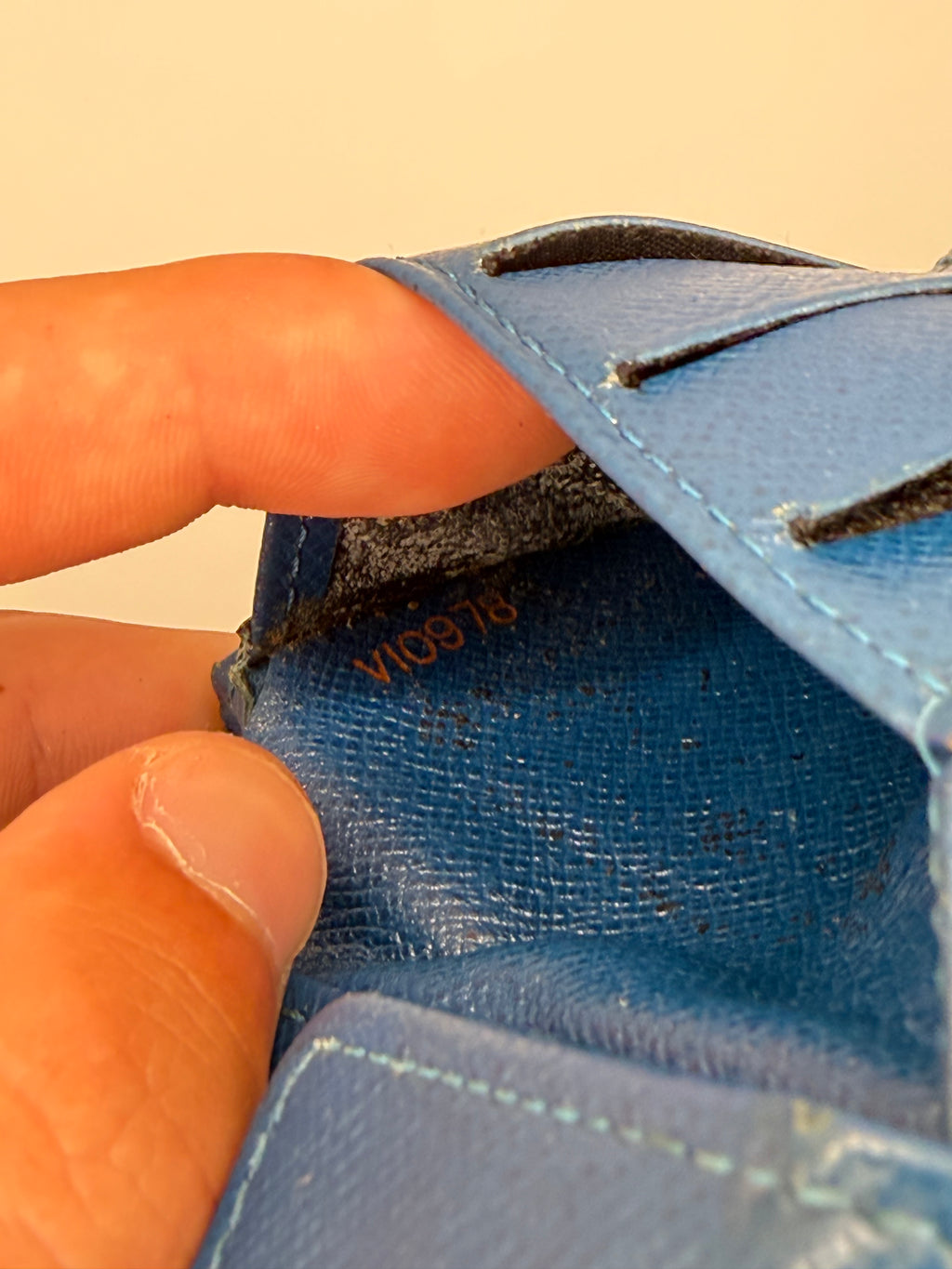 Le Portefeuille Louis Vuitton Marco - Cuir Épi Bleu STYL